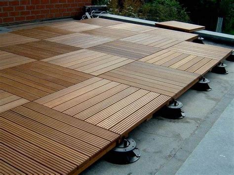 Caillebotis bois: 50 exemples pour votre espace extérieur | Wood deck tiles, Diy deck, Deck flooring