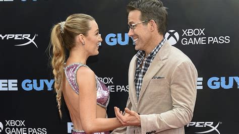 Free Guy premiere red carpet photos, Ryan Reynolds and his wife sweet ...