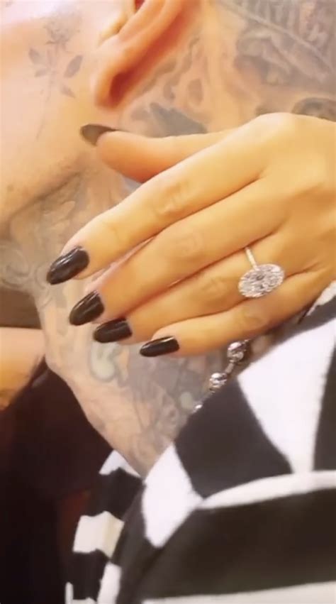 Kourtney Kardashian's Oval Engagement Ring Is a 2021 Trend | Who What Wear