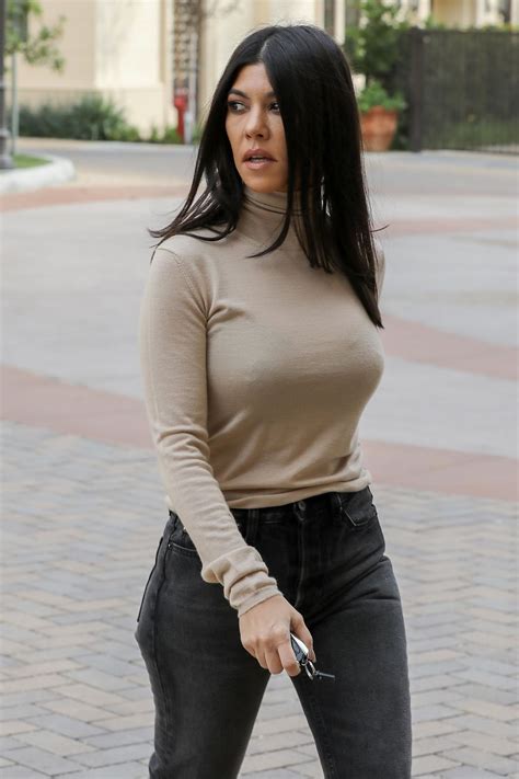 Kourtney Kardashian Casual Style - Calabasas 02/01/2019 • CelebMafia