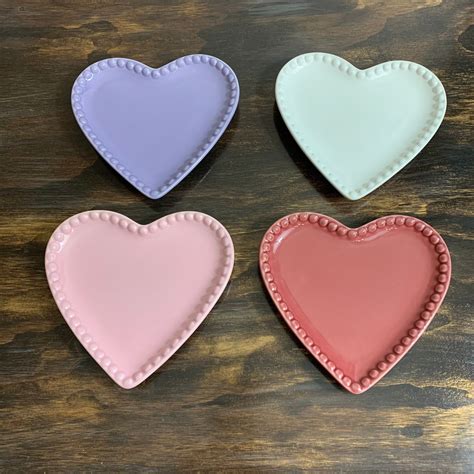 20++ Ceramic Heart Shaped Plates - HOMYHOMEE