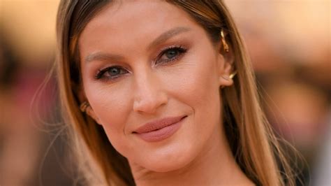 Gisele Bündchen Dazzles At First Solo Appearance Following Tom Brady ...
