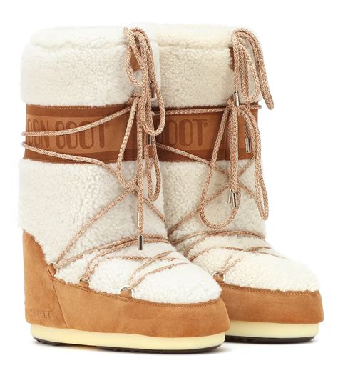 Classic shearling boots in 2020 | Womens white boots, Boots, Moon boots