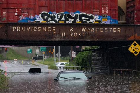 These photos show how just bad the flooding was in Worcester today ...