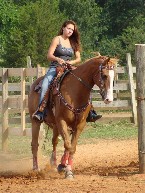 Taylor Earnhardt and her horse Packin Sixes Cowboy | Taylor earnhardt, Dale earnhardt jr, Dale jr