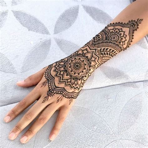 Aggregate 76+ henna tattoo photos - vova.edu.vn