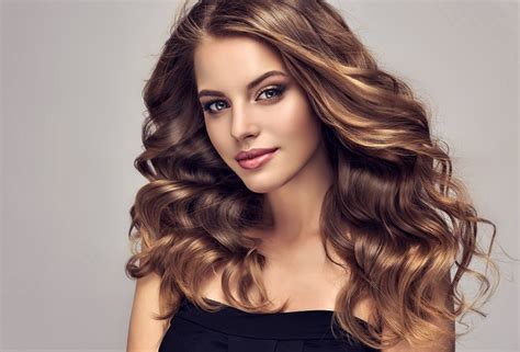 10 Wavy Brown Hairstyles for an Effortlessly Beautiful Look | Hairdo ...