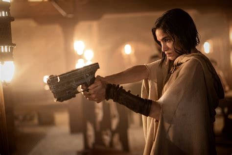 Rebel Moon: Sofia Boutella lidera rebeldes mesmo com “vulnerabilidade” | Metrópoles