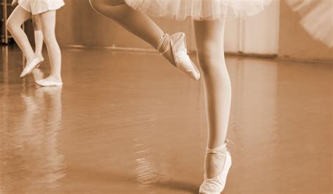 Aulas de Ballet • Escola Cubo Mágico