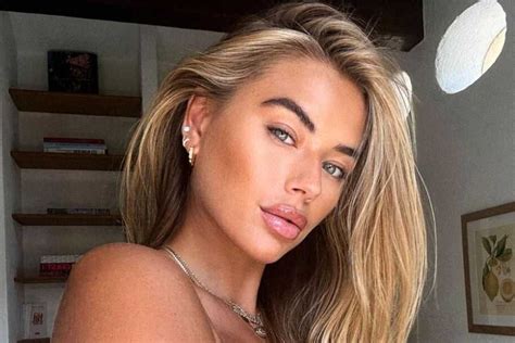 Arabella Chi Wiki, Age, Net Worth, Figure Size, Boyfriend, Biography