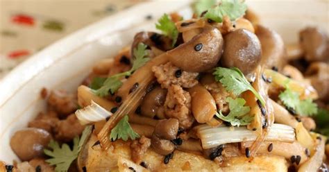 dailydelicious: Fried Tofu with Stir fry Shimeji mushroom