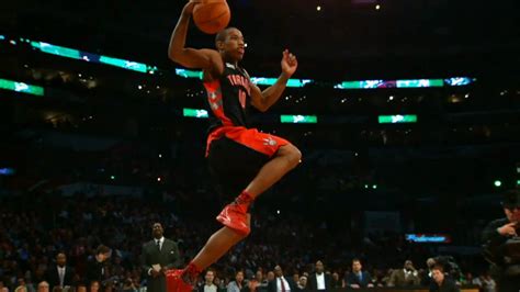 Demar Derozan's -SLOW MOTION- Show Stopper Dunk. 2011 Dunk Contest ...