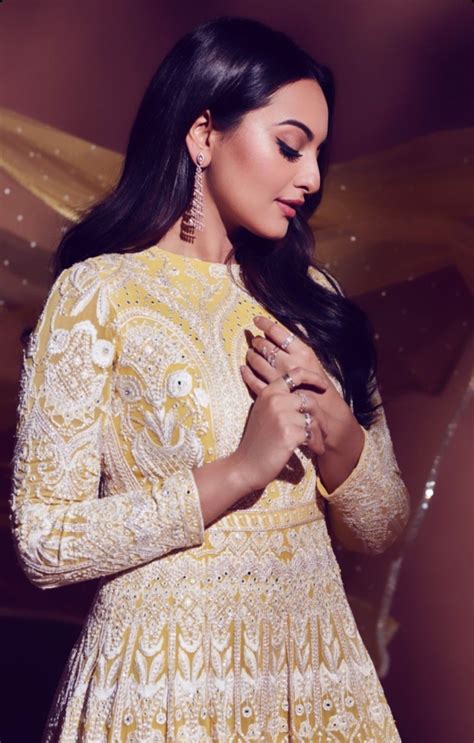 Pin by Ahana Rajput on sona in 2020 (With images) | Wedding dresses lace, Wedding dresses ...