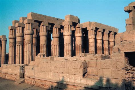 Dünyanın En Büyük Dini Yapısı: Karnak Tapınağı - ilimge