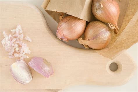 Shallot Cooking Tips, Measurements, and Substitutions