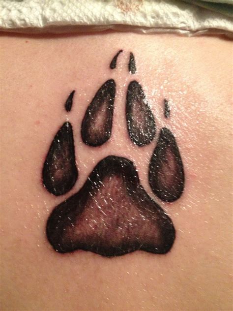 This will be my next one...Wolf paw print (: Wolf Paw Tattoos, Elephant Tattoos, Arrow Tattoos ...