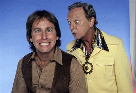 John Ritter and Don Knotts in the TV show "Three's Company" (1982) 😃 | Three's company, Don ...