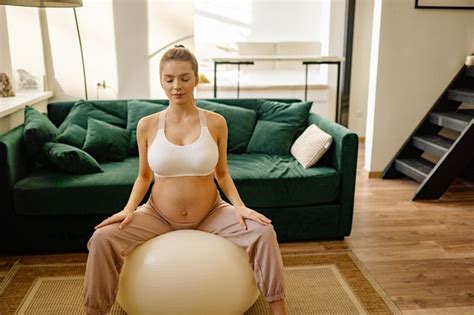 Exercise Ball Pregnancy: For Pregnant Women - Health & Fitness