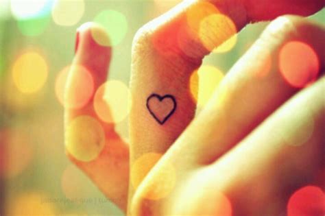 Pin by Patricia Gonzalez on Tats | Heart tattoo, Heart tattoo on finger, Finger tattoos