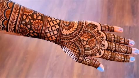 Last-Minute Karwa Chauth 2022 Mehndi Designs for Hands and Feet: Get Simple and Beautiful Henna ...