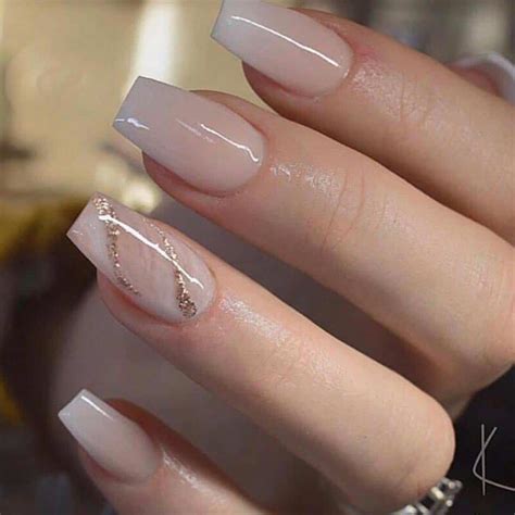 Natural Short Simple Acrylic Nails : Acrylic nail paints are a mixture of liquid monomer and ...