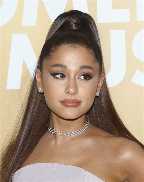 Ariana Grande Ditches Iconic Ponytail, Debuts Shorter Hairstyle | lupon.gov.ph