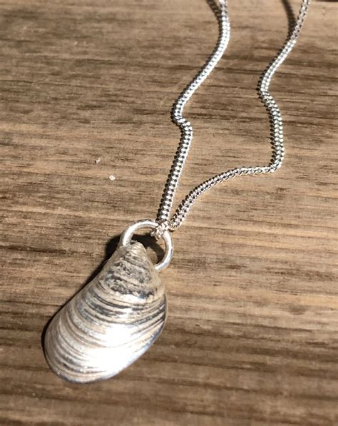 Silver Mussel Shell Necklace - Etsy