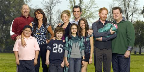 ABC's Promotional Photos For Modern Family's Final Episodes Are Out! - The Global Coverage