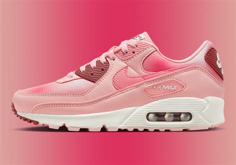 Nike Air Max 90 "Pink Blush" FN0322-600 | SneakerNews.com