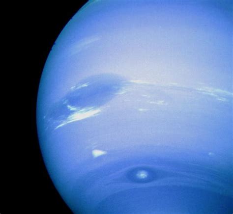 What Color is Neptune? - Universe Today