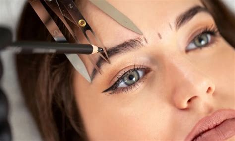 how to fix the shape of the eyebrows with a pencil?