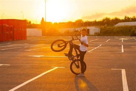 15 Bike Tricks For Kids • Bicycle 2 Work