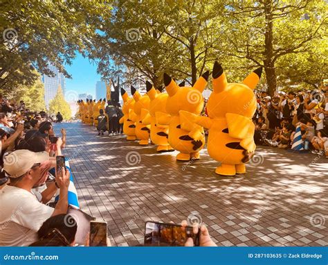 Pokémon parade editorial image. Image of waving, pokémon - 287103635