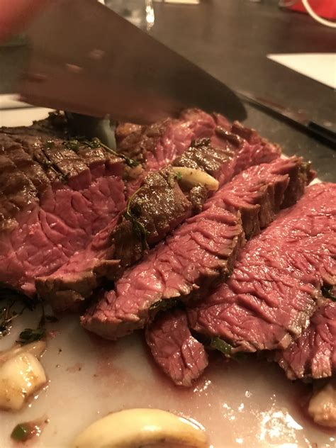 [homemade] Sous vide bavette steak with garlic, thyme and chili : food