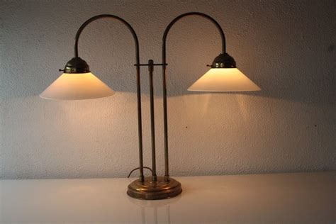 Brass library desk lamp with two frosted glass shades - Catawiki
