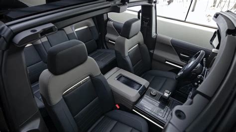 GMC Hummer EV Unveiled With Over 483 KM Driving Range