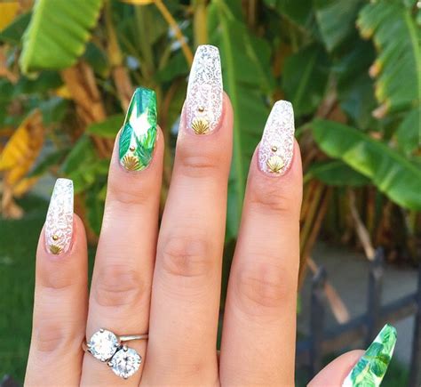 60 Seashell Nails for the Perfect Beach Manicure