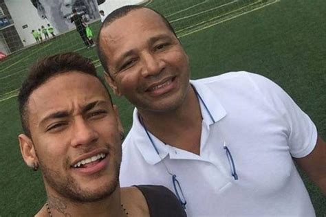 Pai de Neymar revela status do craque após suposto flagra de traição ...