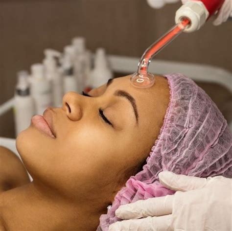 11 Impressive High Frequency Facial Benefits - Healthy Huemans