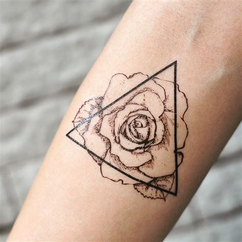 18+ Simple Rose Tattoo Outline