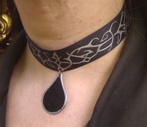 Ribbon choker & teardrop pendant | Sam Kelly | Flickr