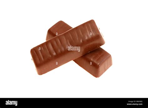 Cadbury Wispa Duo Chocolate Bar Stock Photo - Alamy