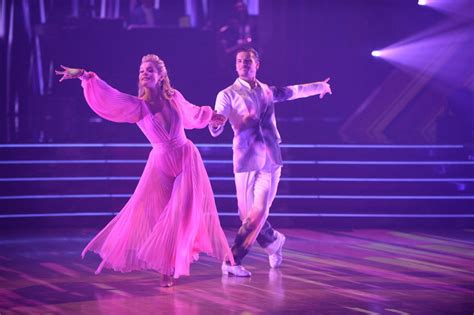 Dancing with the Stars: Lauren Alaina Waltzes to Tim McGraw's 'Humble and Kind' Sounds Like ...