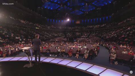 Lakewood Church returns to in-person worship | khou.com