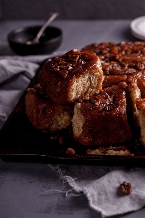 Sticky cinnamon buns with Pecan nuts - Simply Delicious