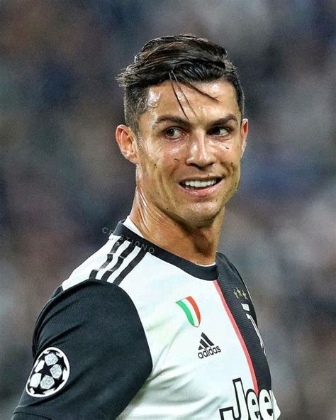 John Hadev adlı kullanıcının Cristiano Ronaldo panosundaki Pin | Futbolcular