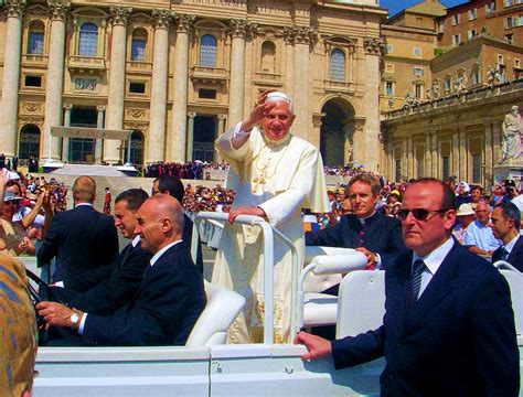 File:Pope Benedict XVI.jpg - Wikimedia Commons