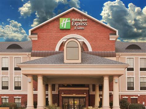 Holiday Inn Express & Suites Morehead City - Hotel Reviews & Photos