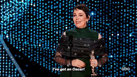 Queen of the Oscars, Olivia Colman! : now i just want llamas