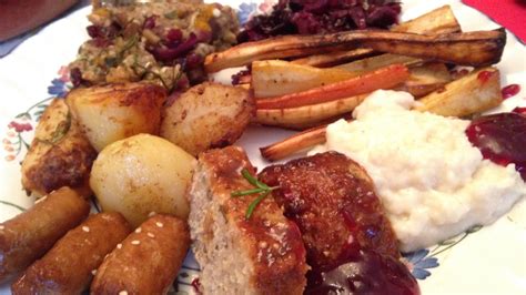 British Christmas Dinner Recipe: What Goes in a British Christmas ...